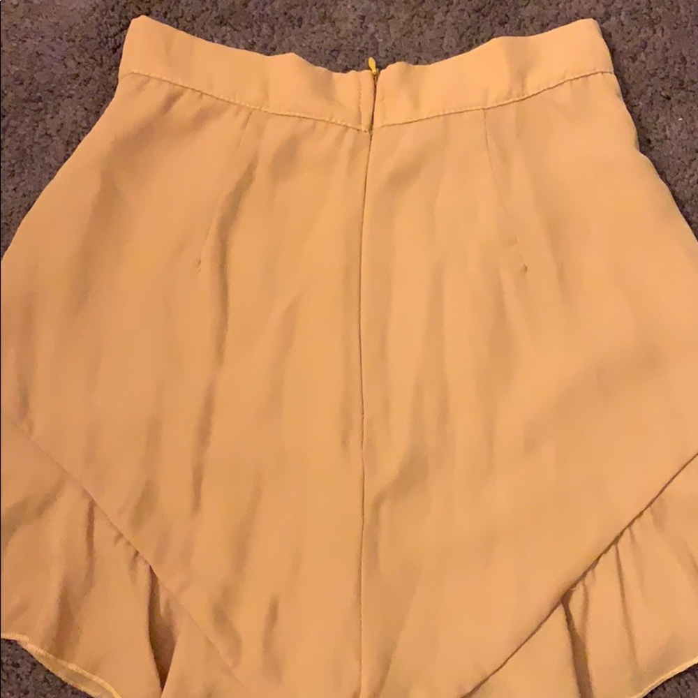 High waisted mustard shorts - Picture 3 of 4